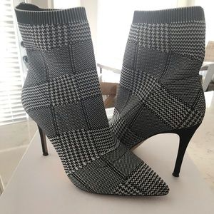 Something Navy Black White Sock Bootie Size 8